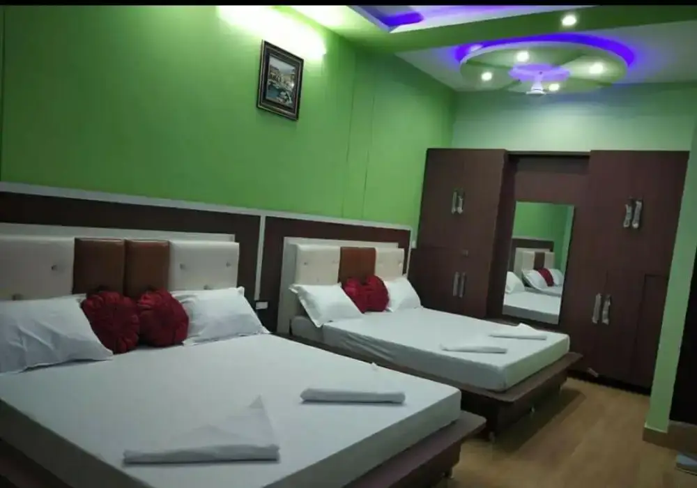 Spacious Family Room Perfect for Group Stay