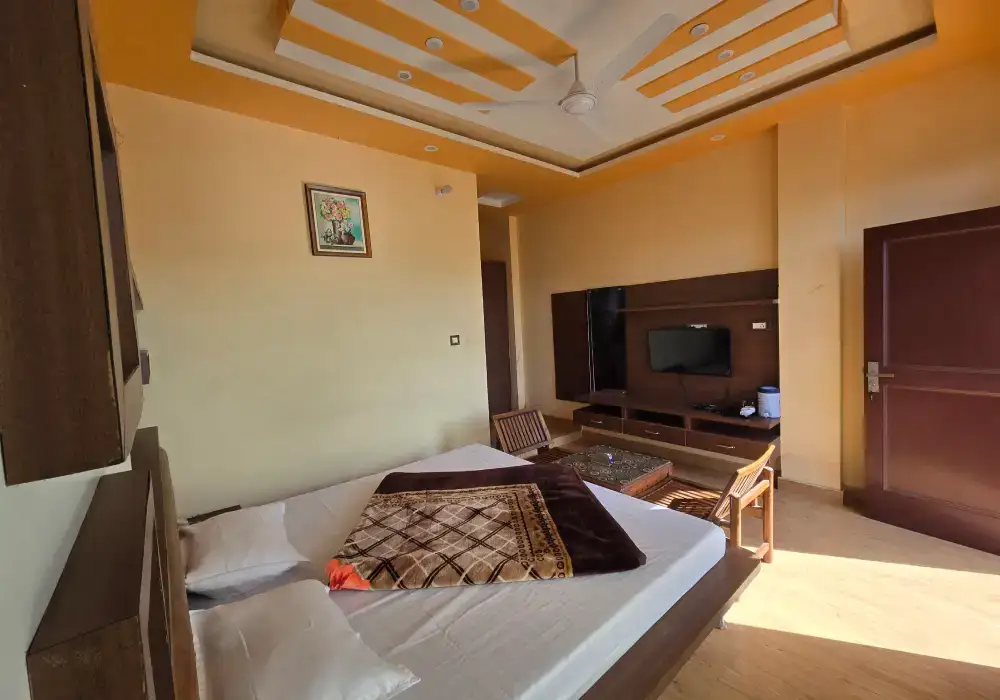 Standard room at JK Imperial Hotel Dalhousie for budget-friendly comfortable stay